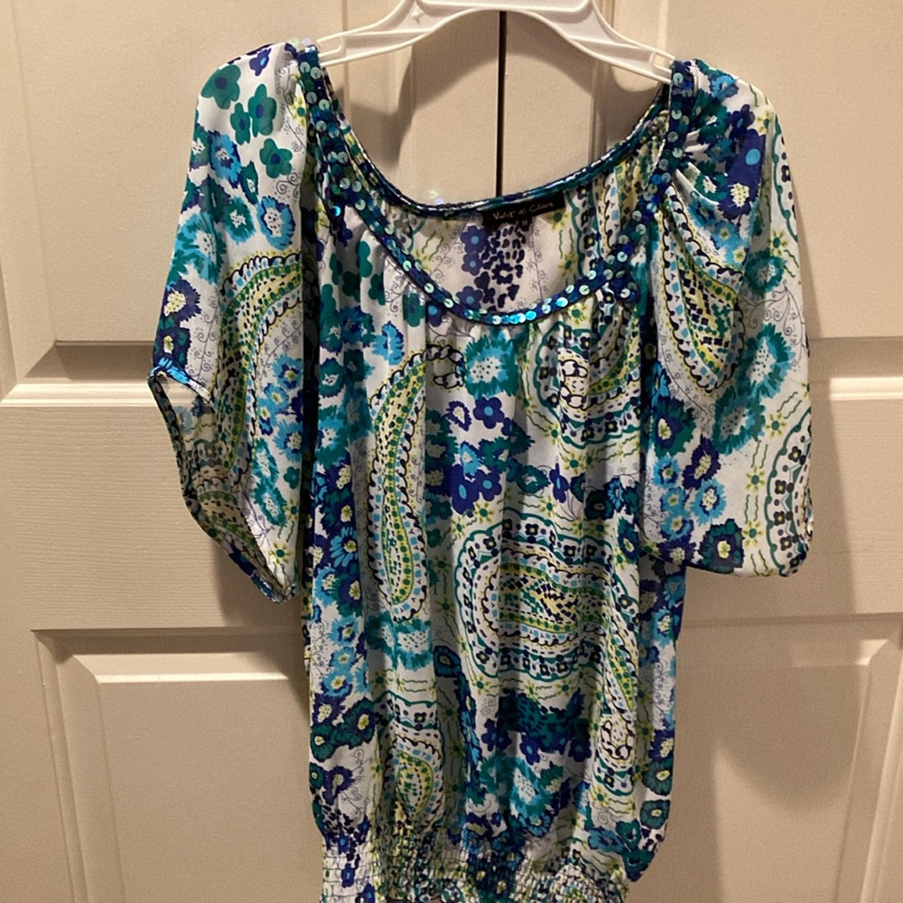 Violet & Claire Blue Graphic Ruched Blouse